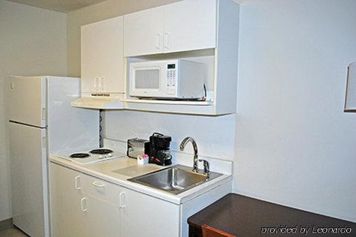 Hometowne Studios By Red Roof St. Louis - Airport/N Lindbergh Hazelwood Eksteriør billede